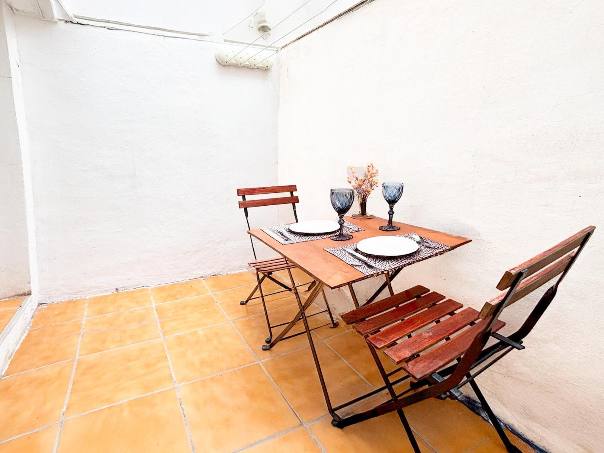 Luminoso, Con Patio Y Buena Zona — Photos 3